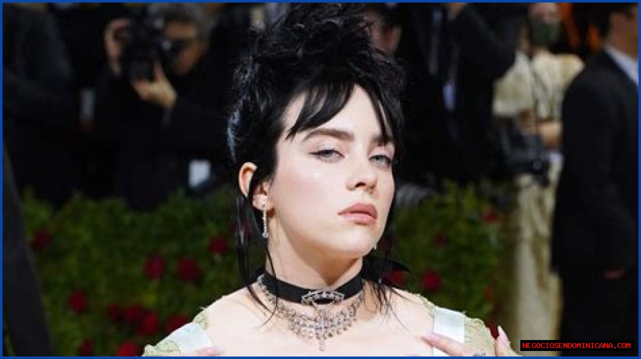 Billie Eilish sparks reaction in a string bikini for candid sun-drenched selfie |