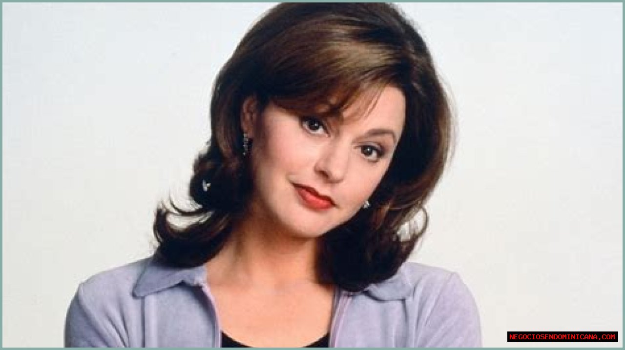 Frasier actress Jane Leeves unrecognisable decades after joining hit 90s comedy as Daphne