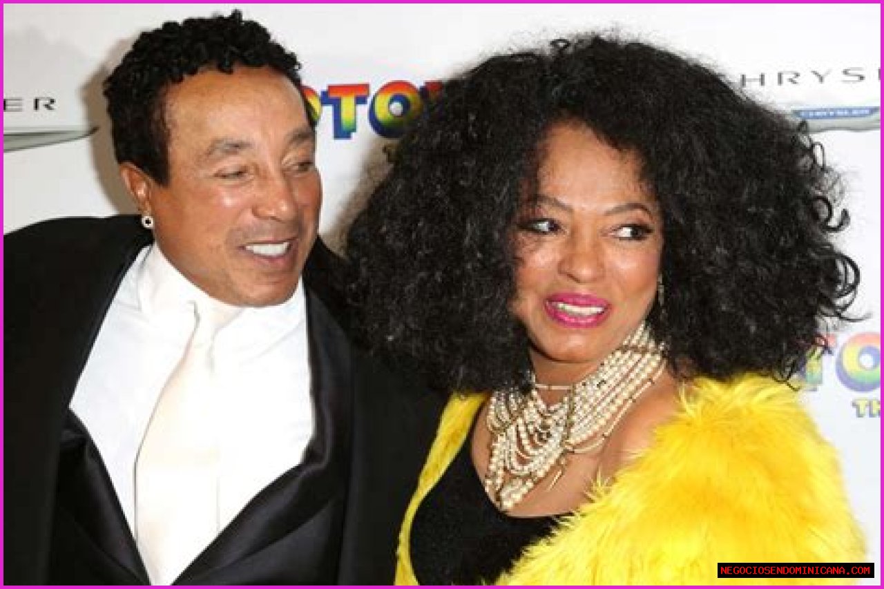 Her 2 Marriages & Affair With Smokey Robinson – Hollywood Life