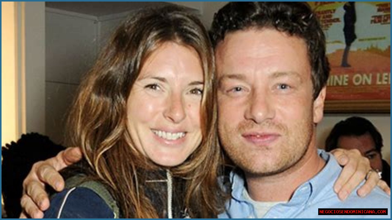 Jools Oliver posts incredible throwback photo of husband Jamie Oliver from The Naked Chef to celebra