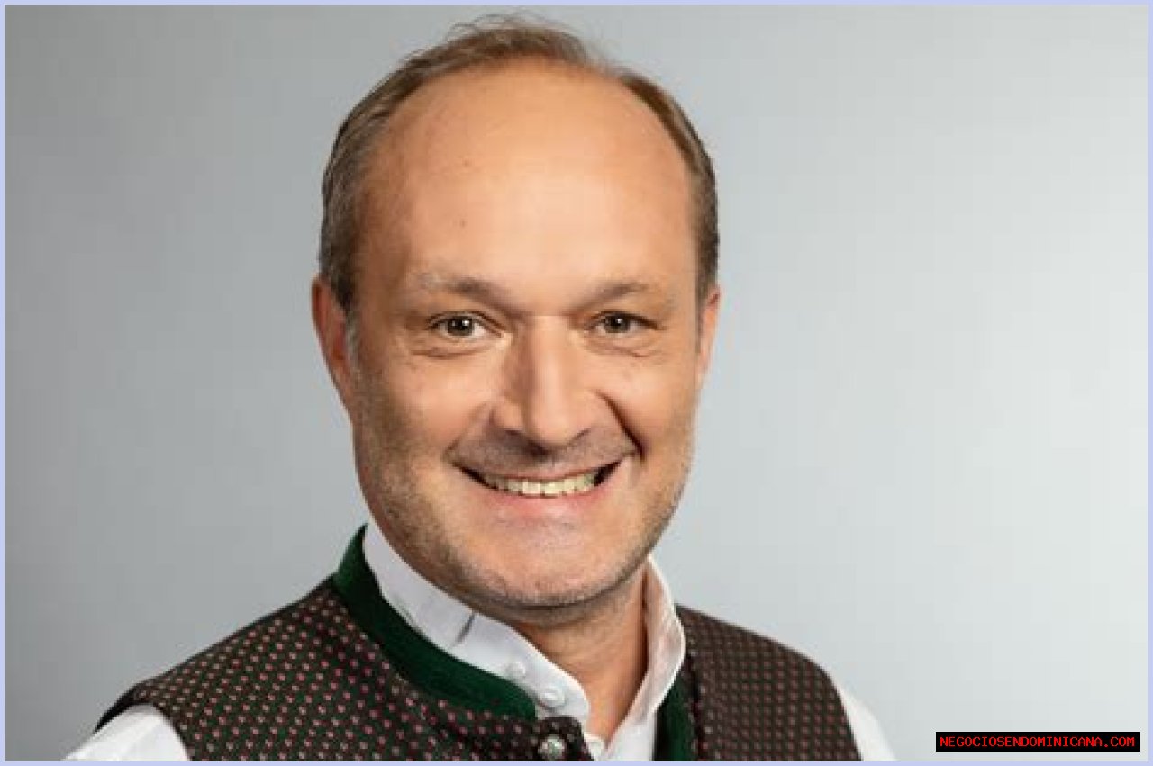 Paul Reicher: Expert In Architecture And Sustainability