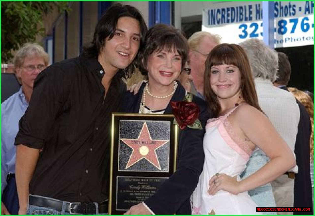 Who Are Emily And Zachary Hudson? Cindy Williams Kids, Husband