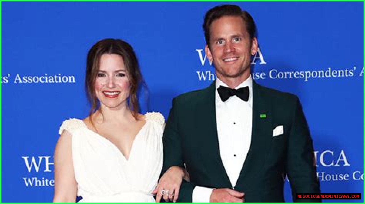 Who Is Grant Hughes? Five Facts On Man Dating Sophia Bush Hollywood Life